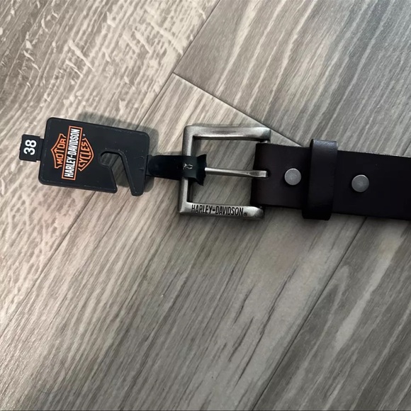 ✔️HARLEY DAVIDSON MENS TRIPLE STUDDED LEATHER BELT - Picture 4 of 9